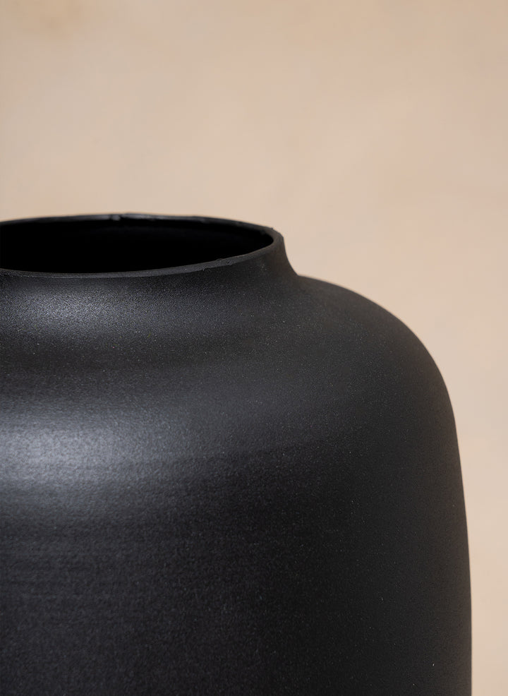 Nola Vaas XL - Mat Zwart