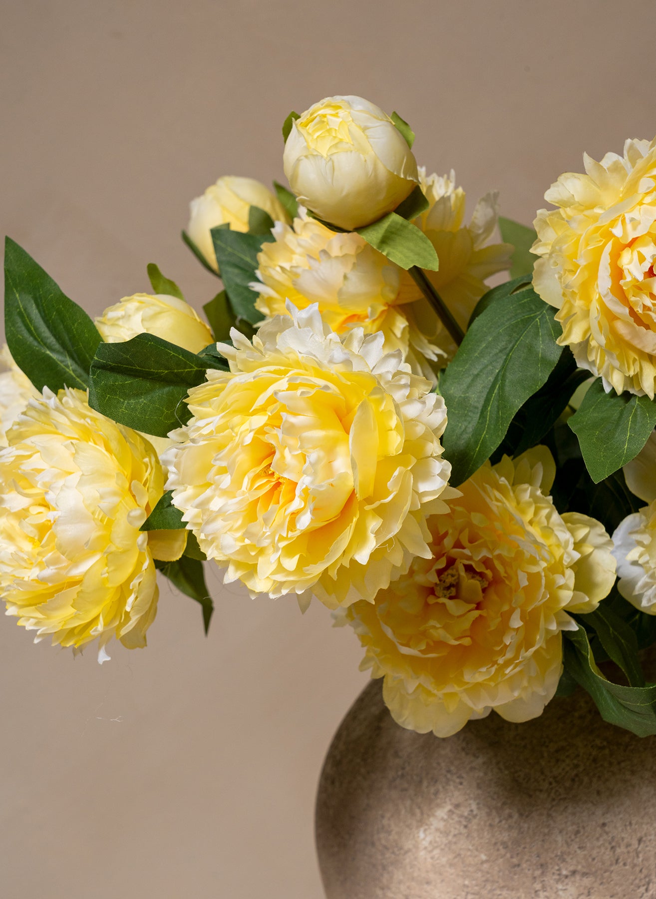 Zijden Pioenrozen - Geel (6 stengels/ 18 bloemhoofdjes)