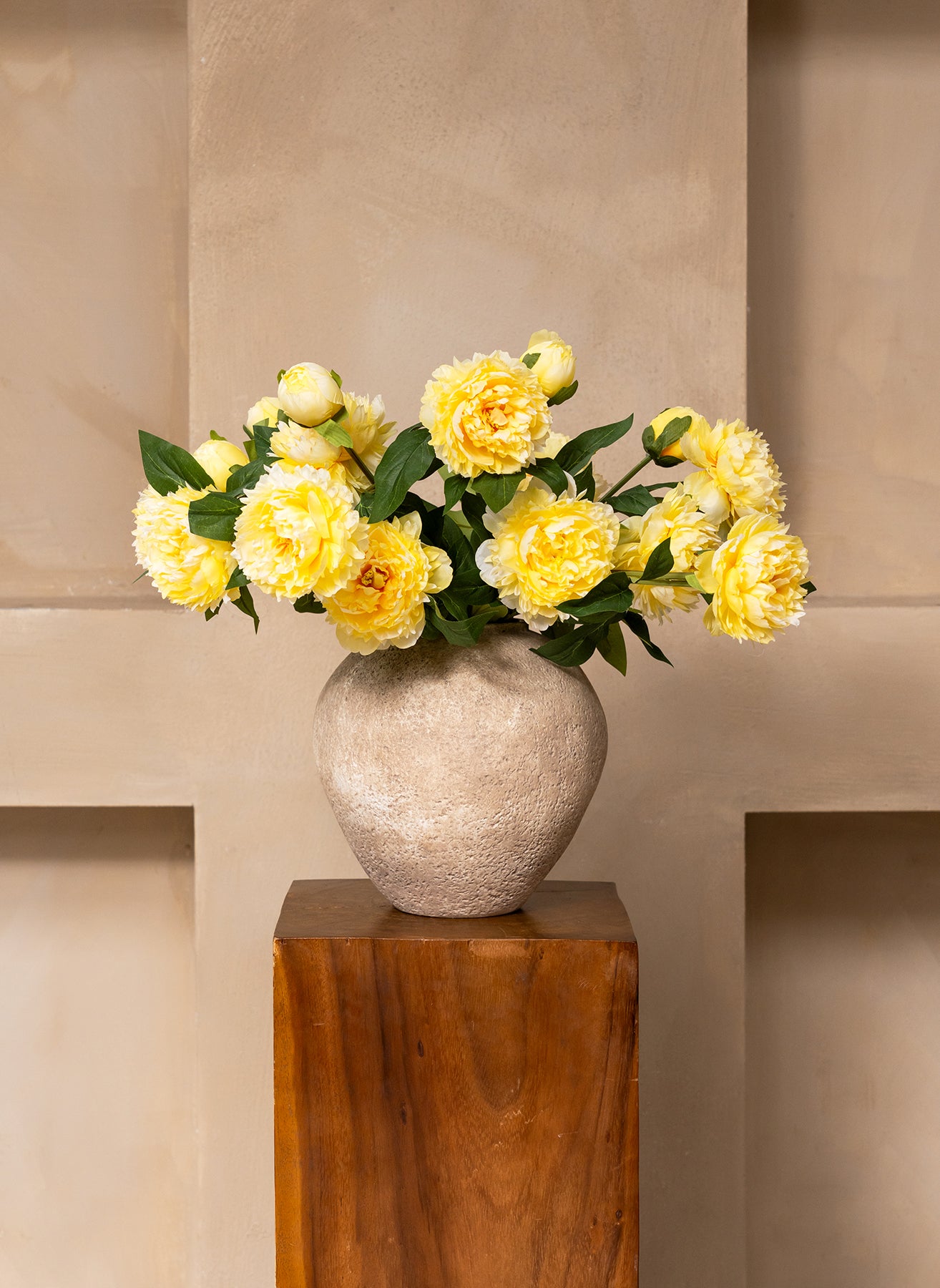 Pivoines en soie - Jaune (6 tiges / 18 têtes de fleurs)