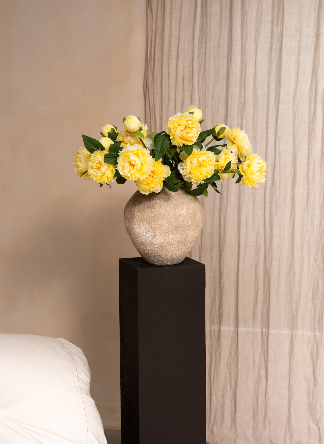 Pivoines en soie - Jaune (6 tiges / 18 têtes de fleurs)