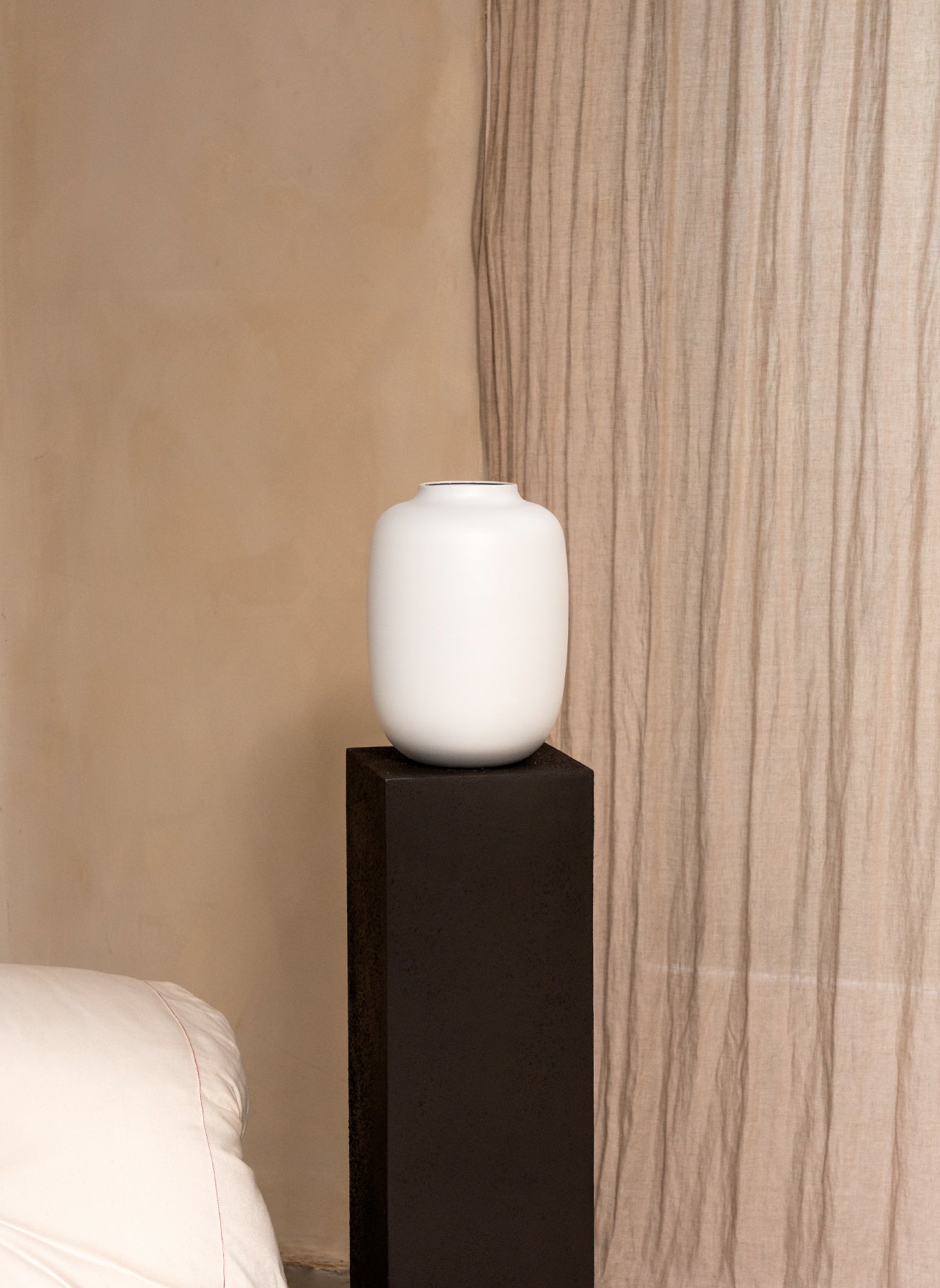 Nola Vaas XL - Mat Wit