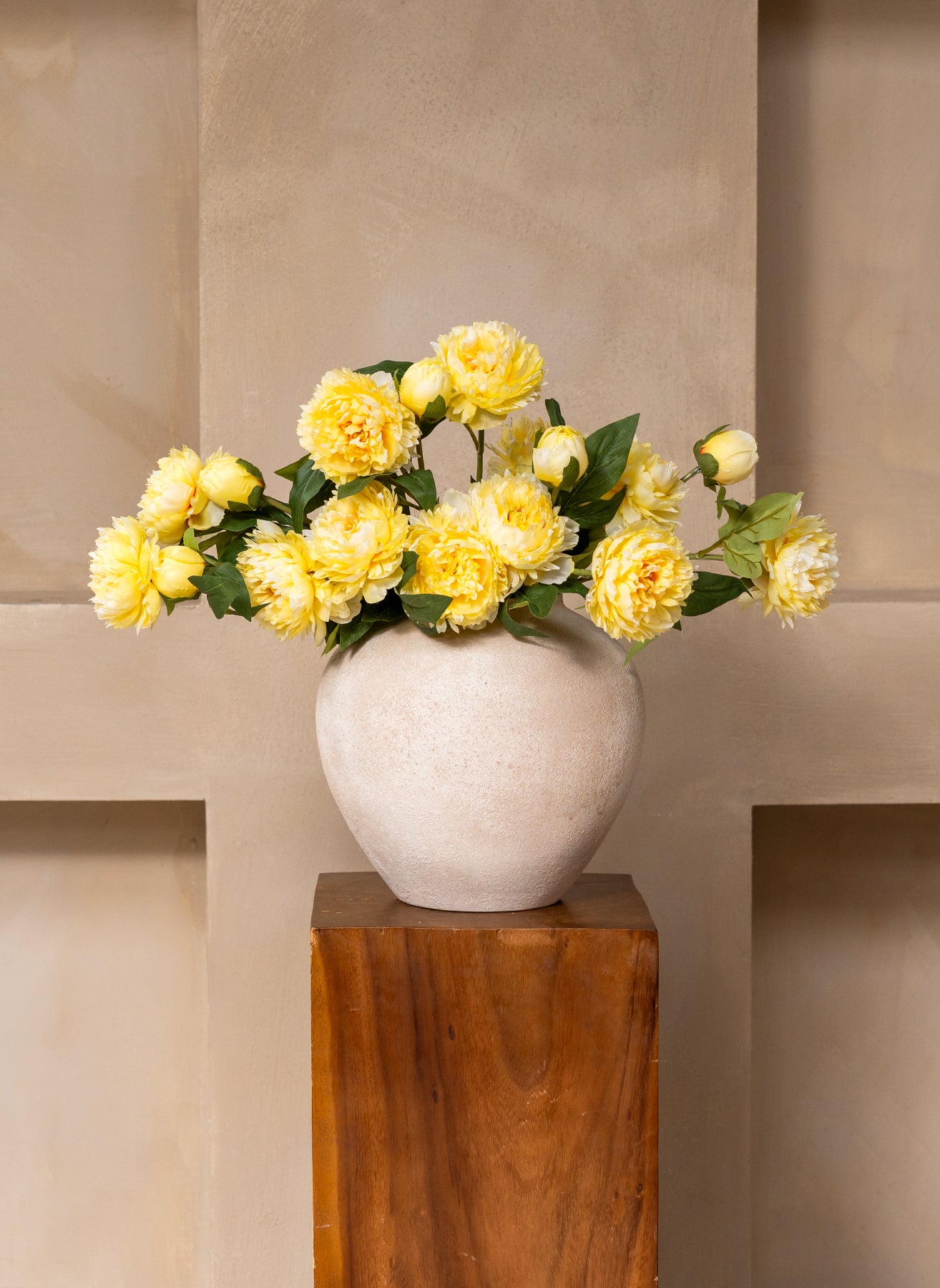 Pivoines en soie - Jaune (6 tiges / 18 têtes de fleurs)