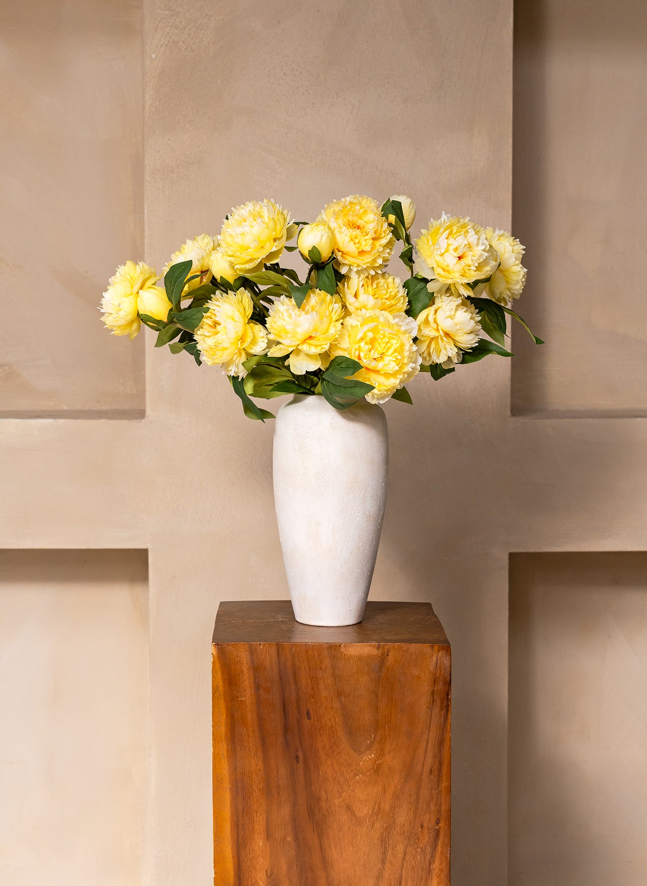 Pivoines en soie - Jaune (6 tiges / 18 têtes de fleurs)